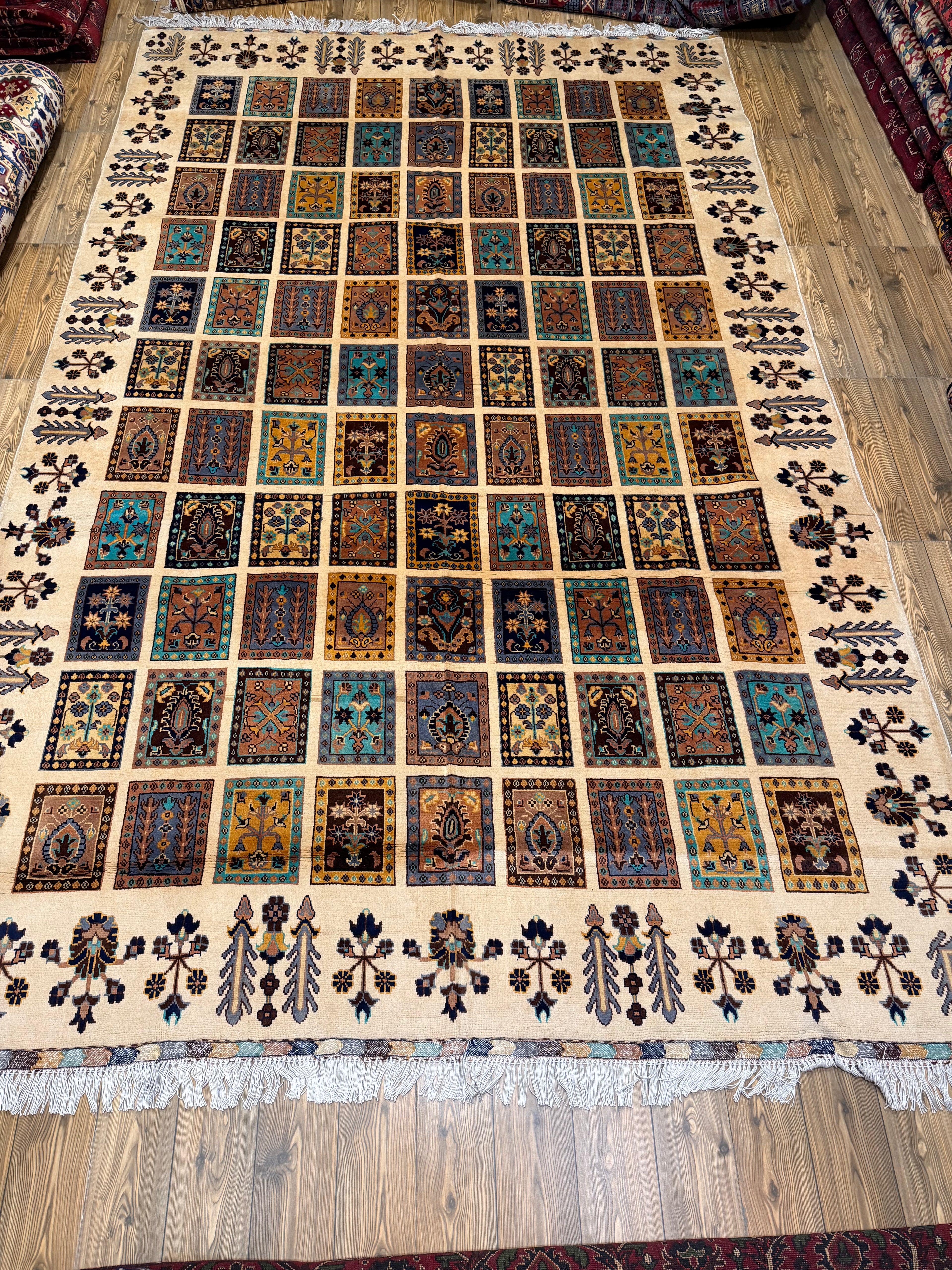 Luxury fine Afghan "Vollayati" Carpet