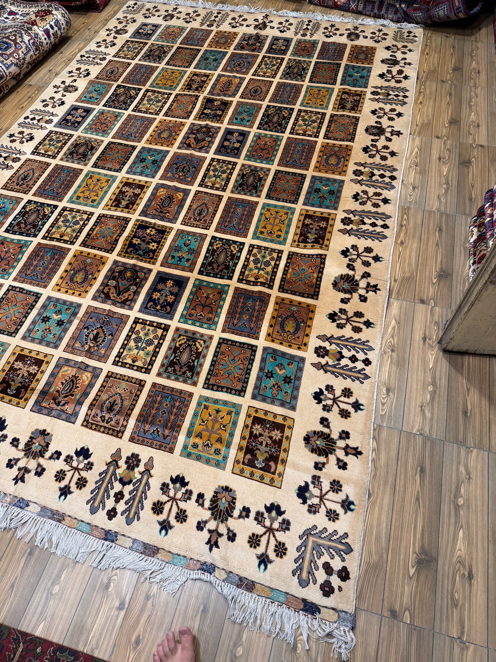 Luxury fine Afghan "Vollayati" Carpet