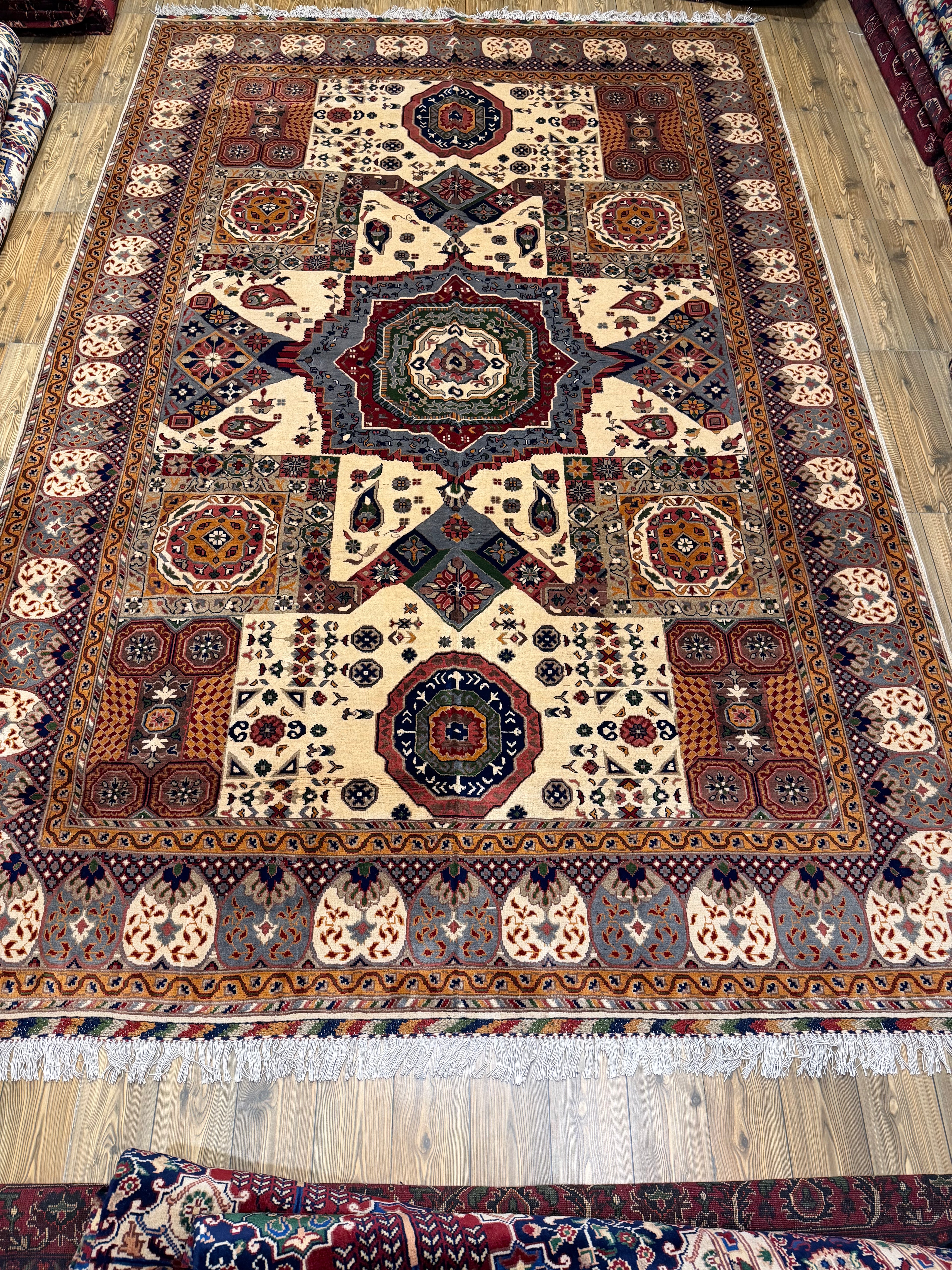 Luxury fine Afghan "Vollayati" Carpet