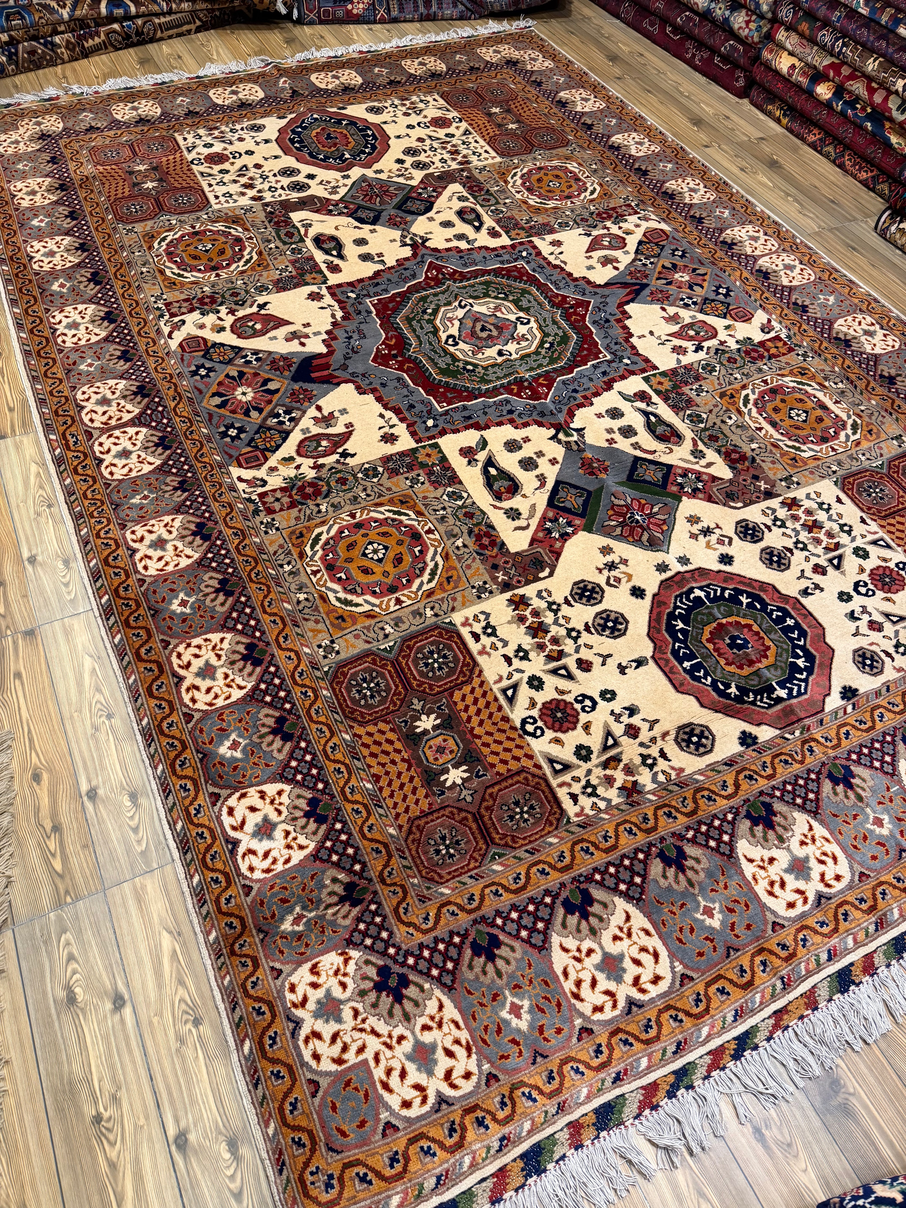 Luxury fine Afghan "Vollayati" Carpet