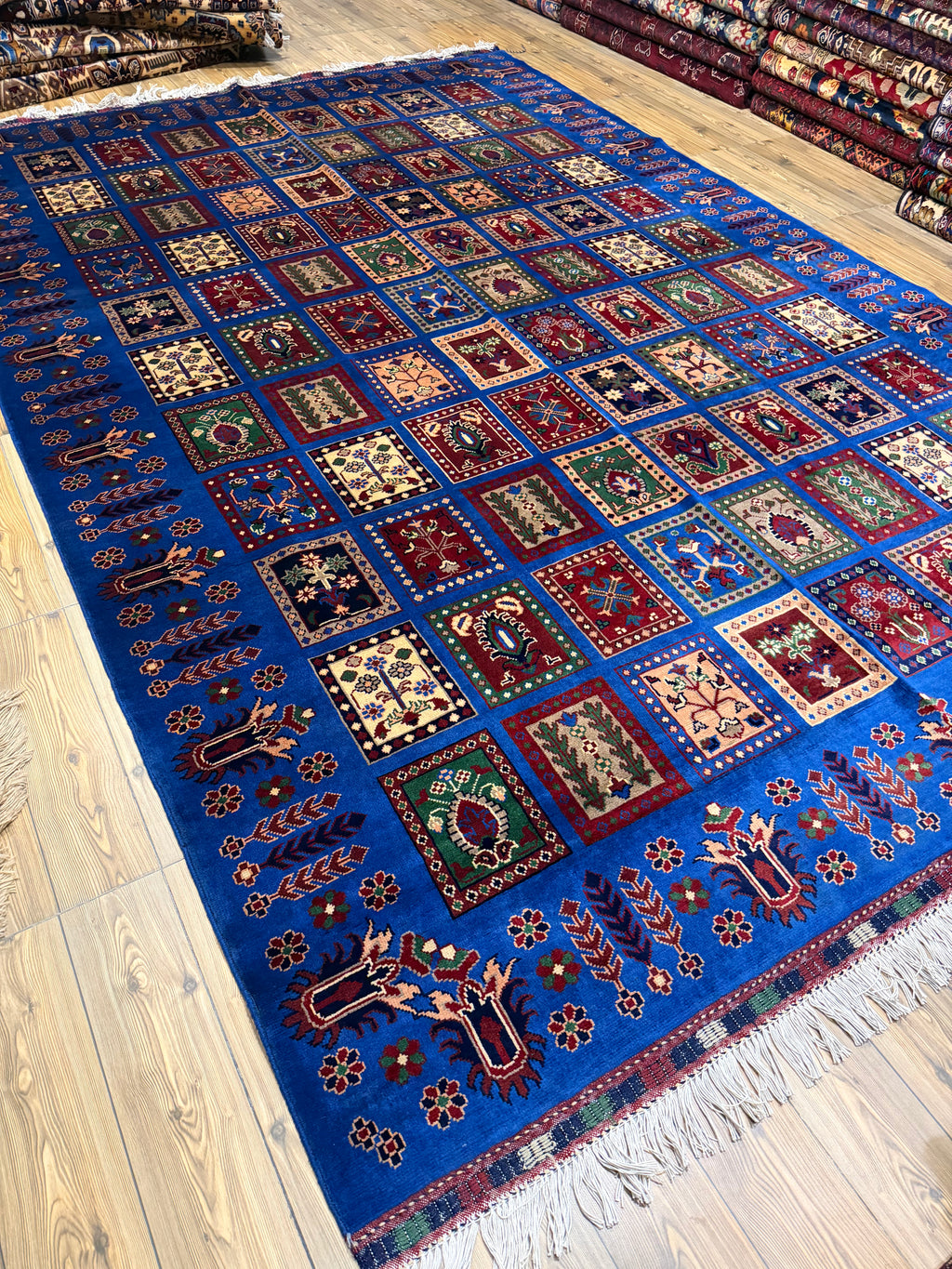 Luxury fine Afghan "Vollayati" Carpet