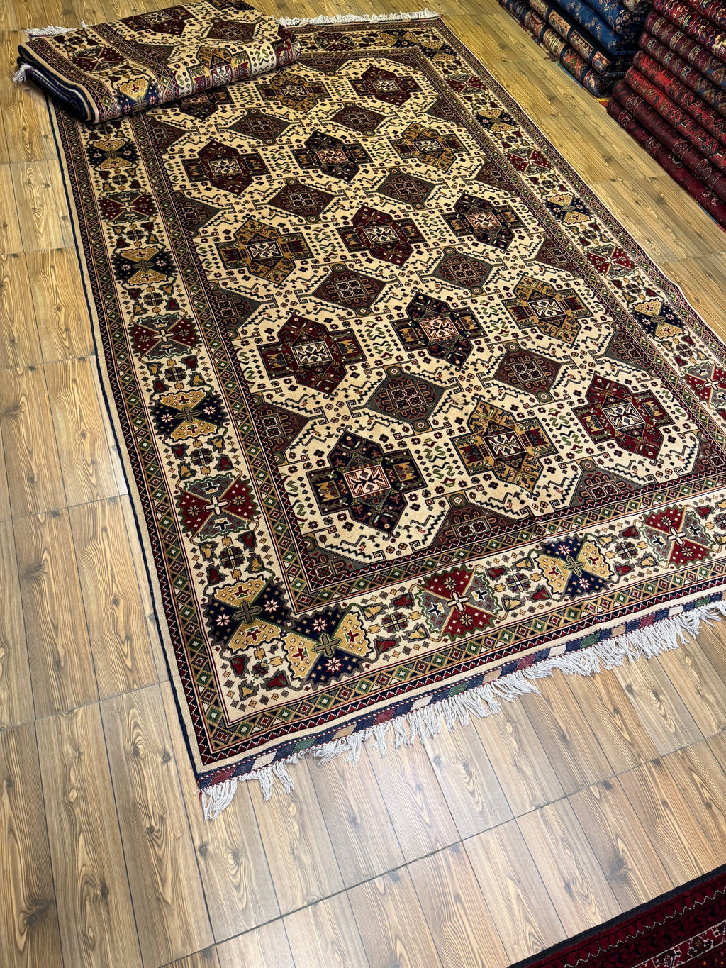 Luxury fine Afghan "Vollayati" Carpet