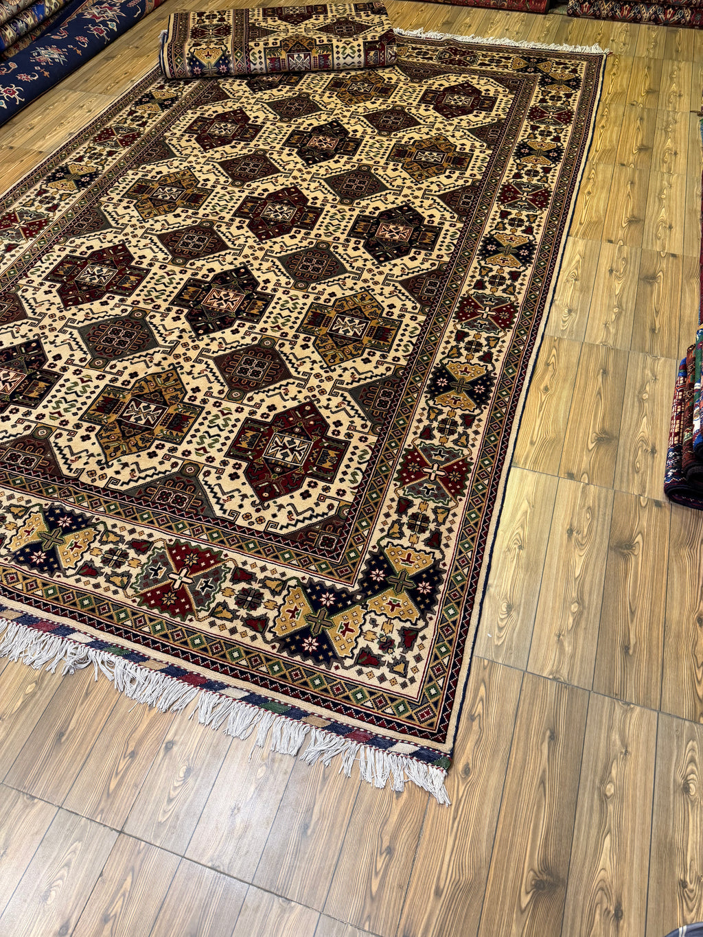 Luxury fine Afghan "Vollayati" Carpet