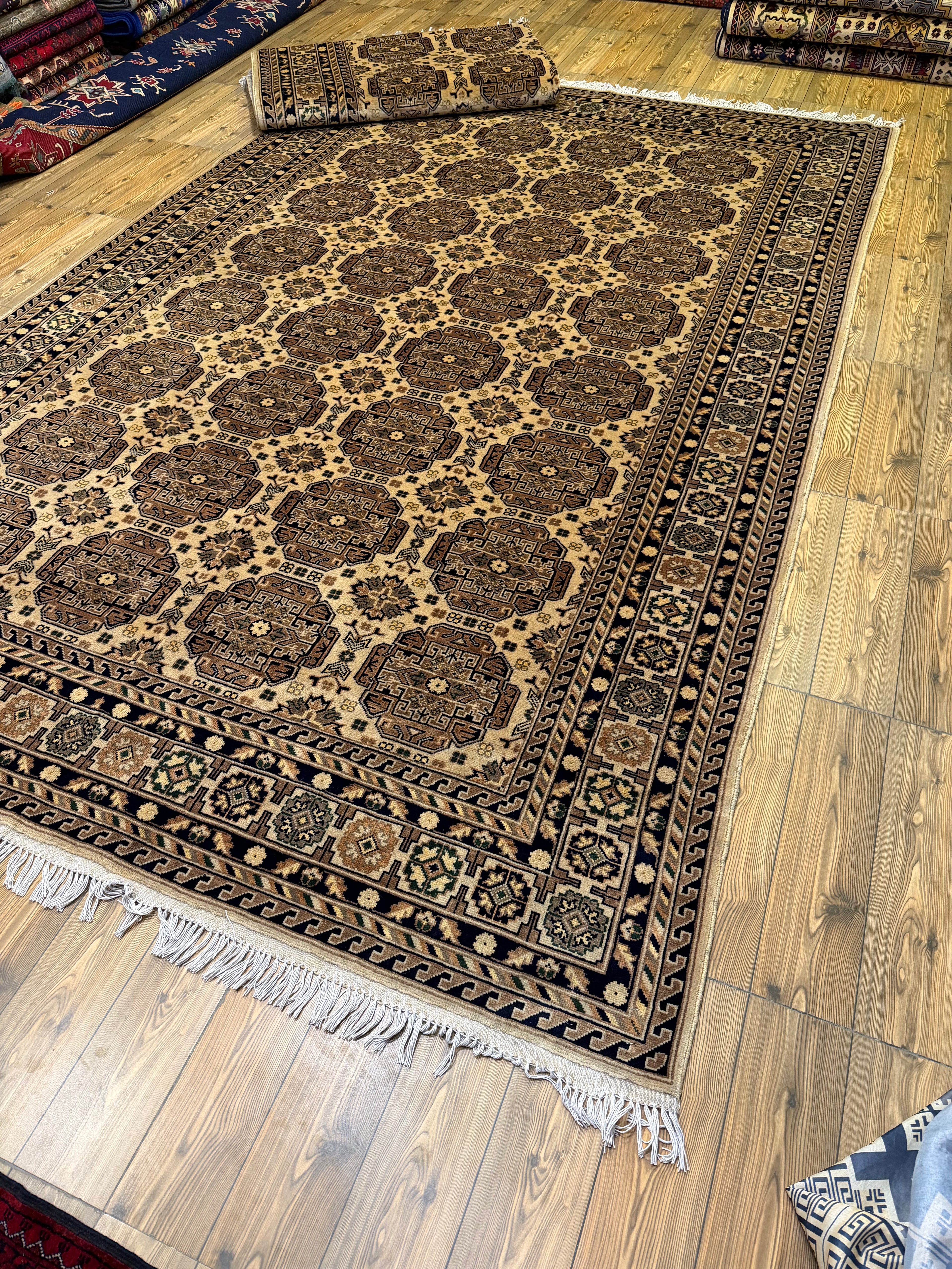 Luxury fine Afghan "Vollayati" Carpet