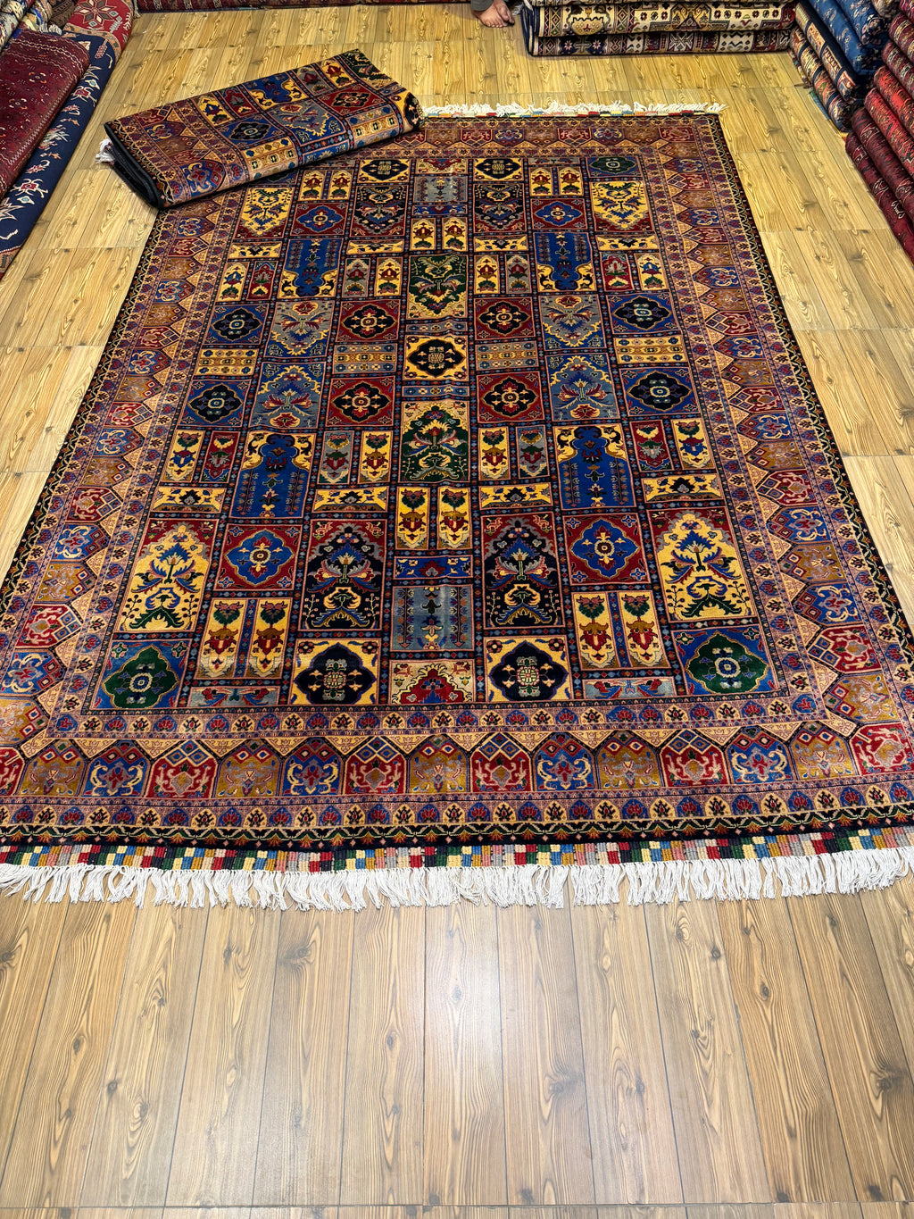 Luxury fine Afghan "Vollayati" Carpet