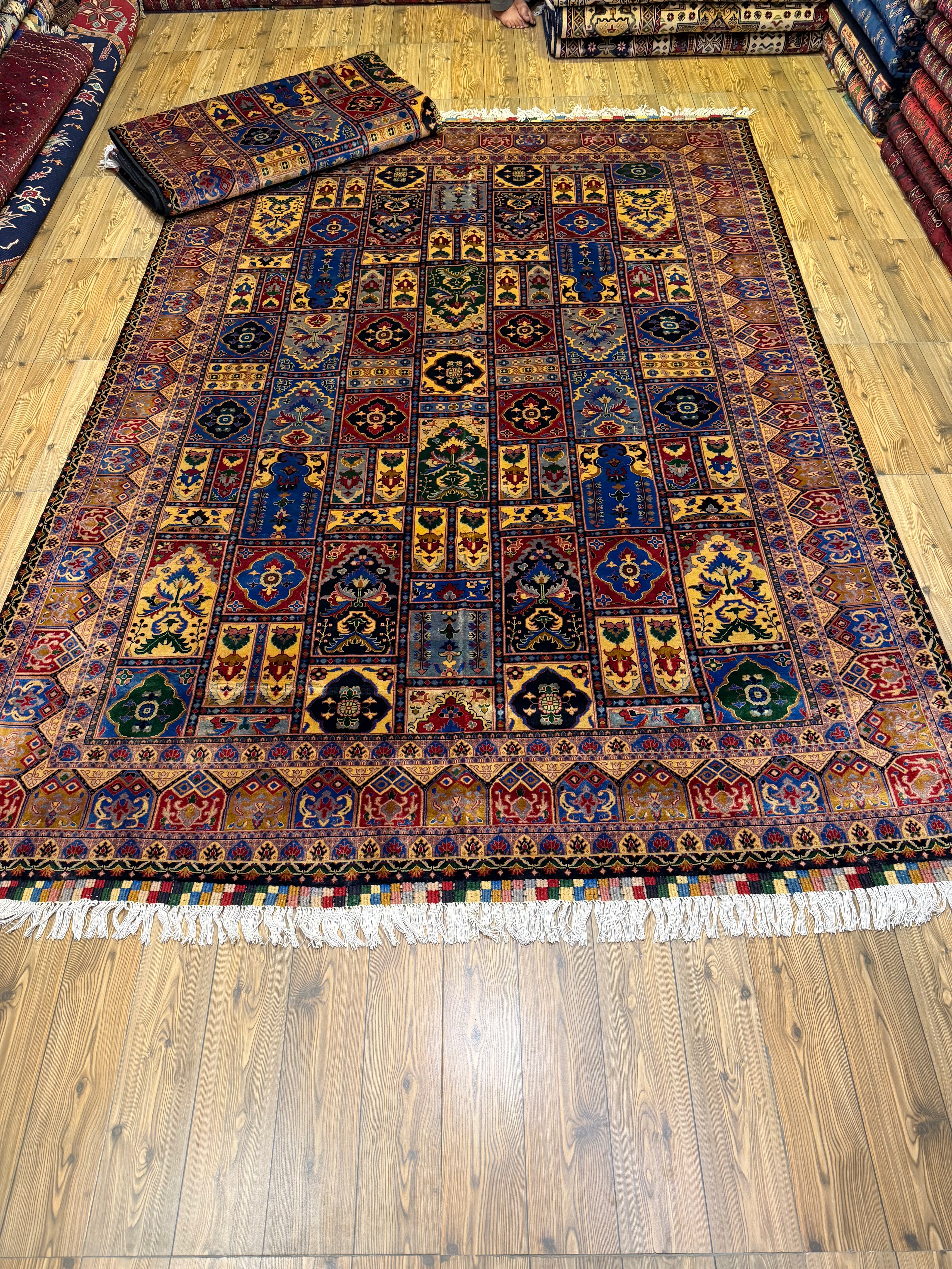Luxury fine Afghan "Vollayati" Carpet