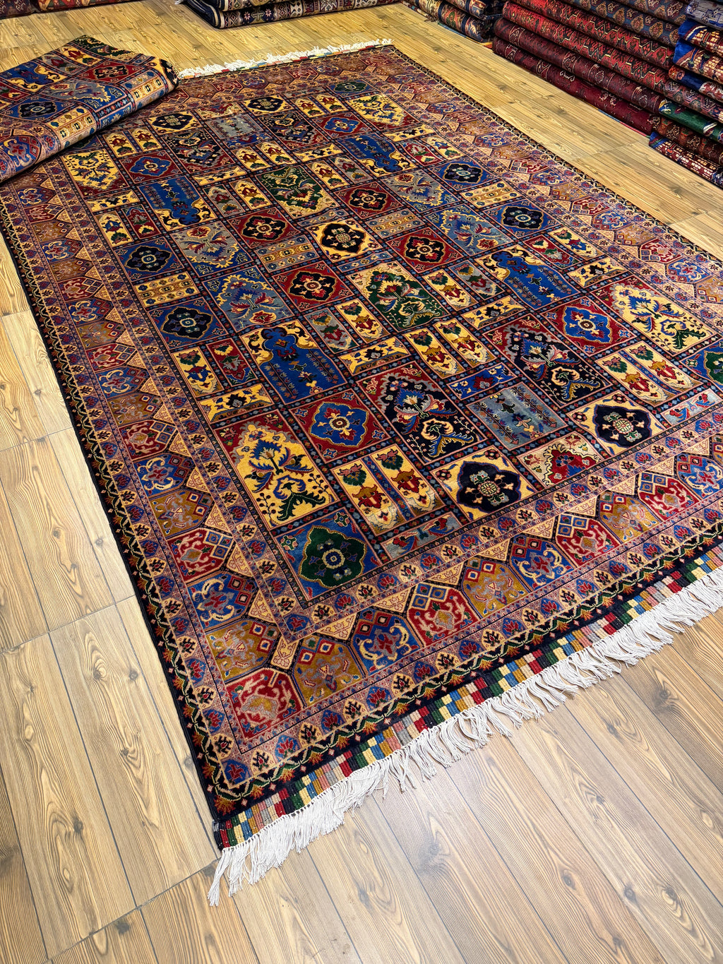 Luxury fine Afghan "Vollayati" Carpet
