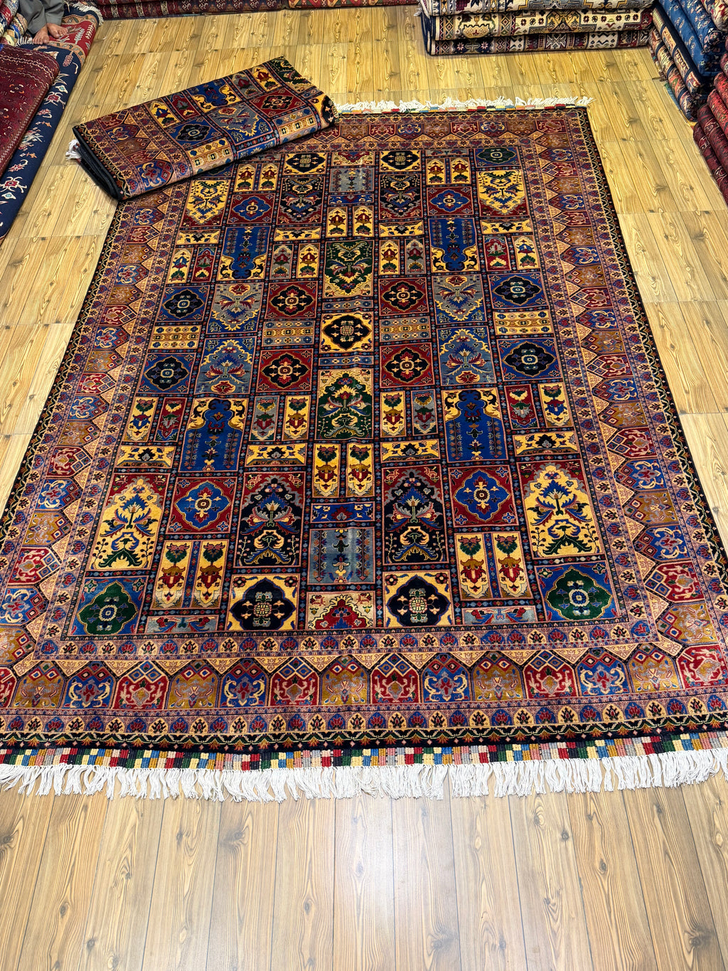 Luxury fine Afghan "Vollayati" Carpet