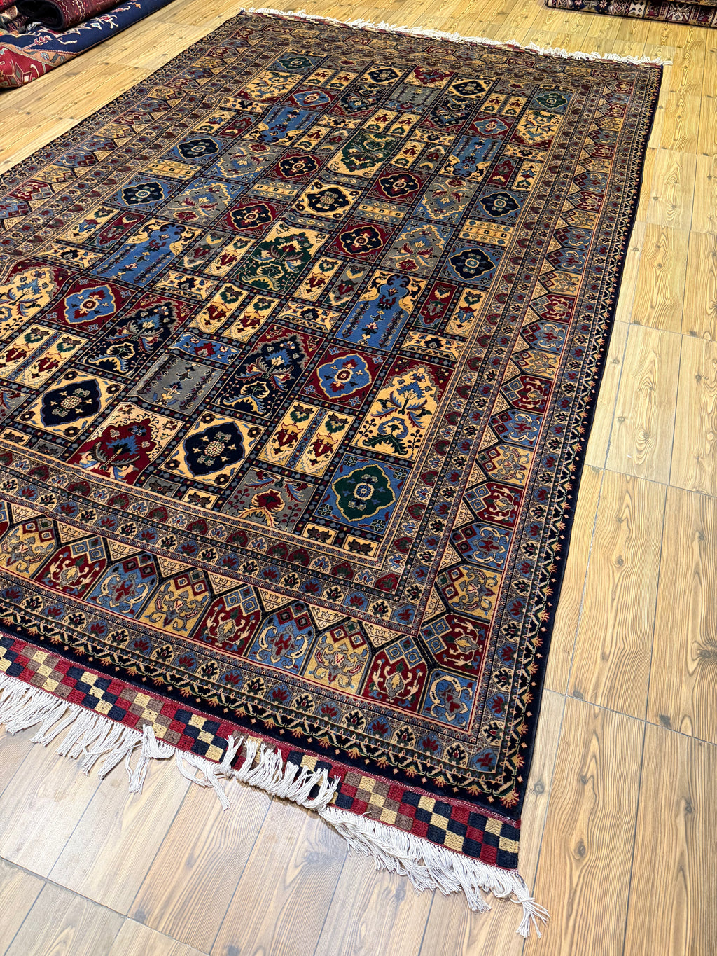Luxury fine Afghan "Vollayati" Carpet