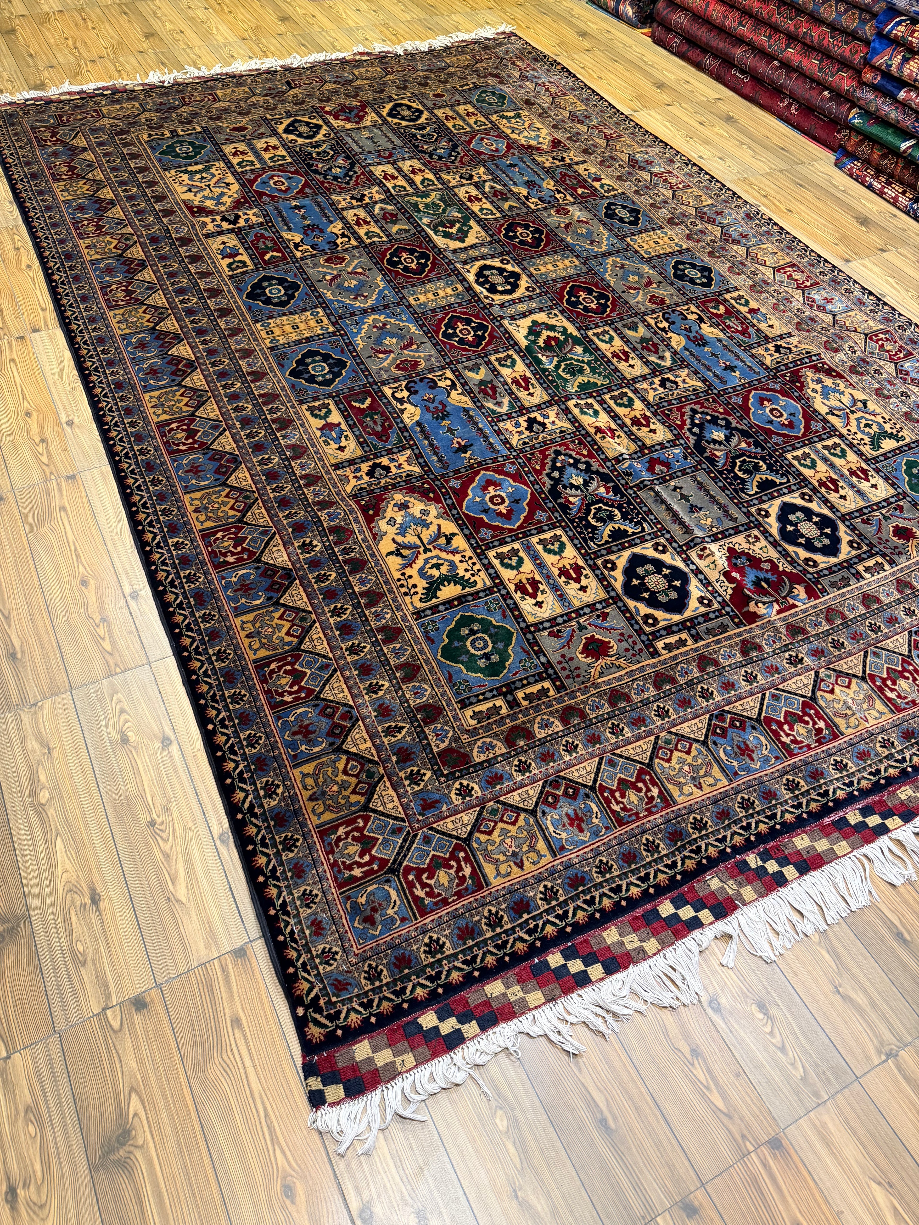 Luxury fine Afghan "Vollayati" Carpet