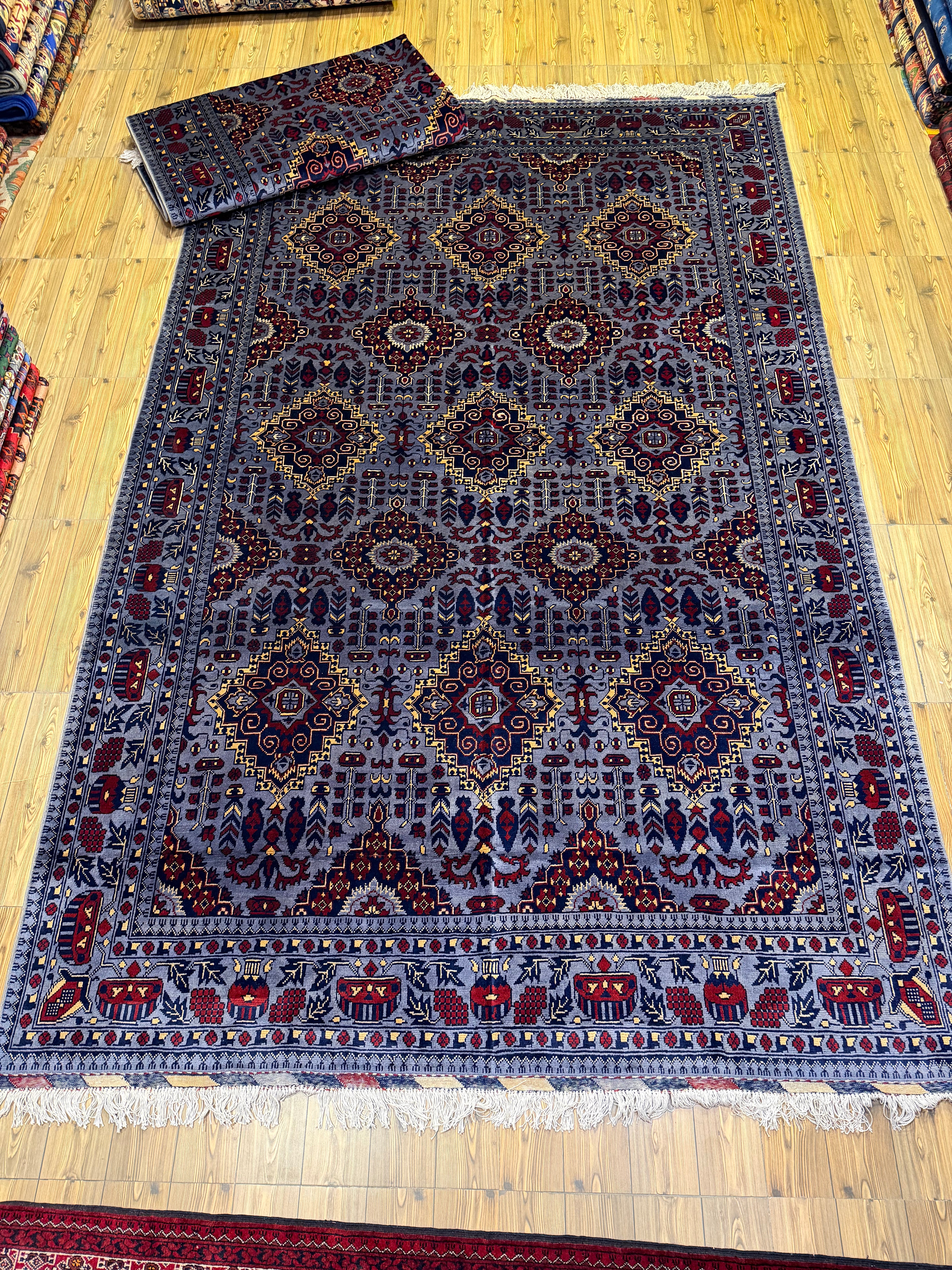 Luxury fine Afghan "Vollayati" Carpet