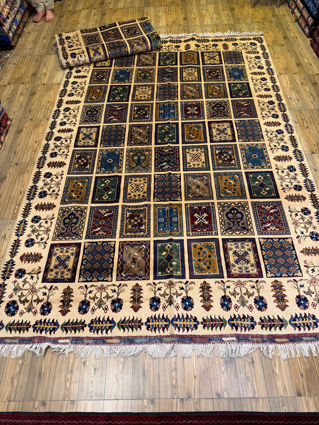Luxury fine Afghan "Vollayati" Carpet