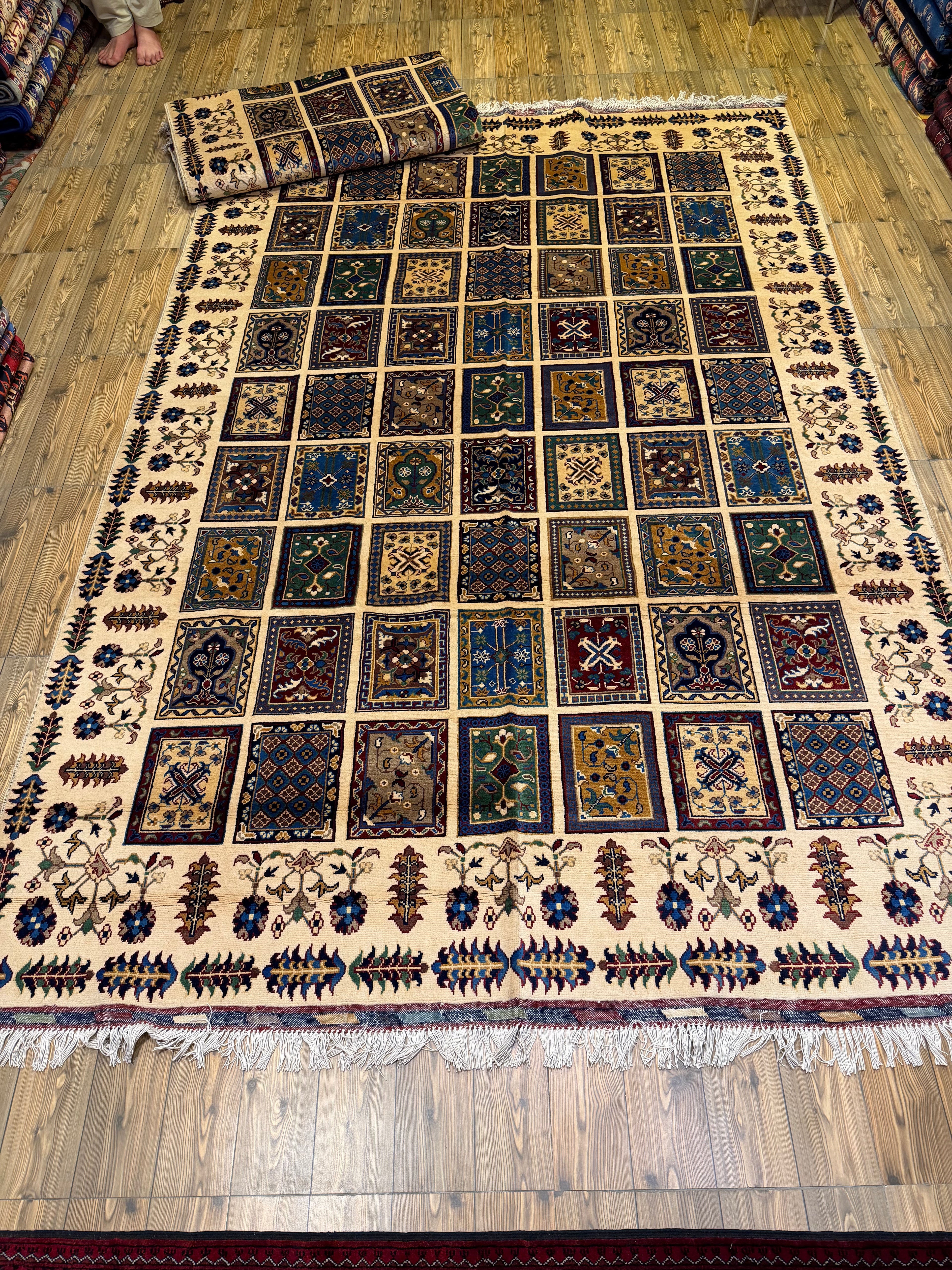 Luxury fine Afghan "Vollayati" Carpet