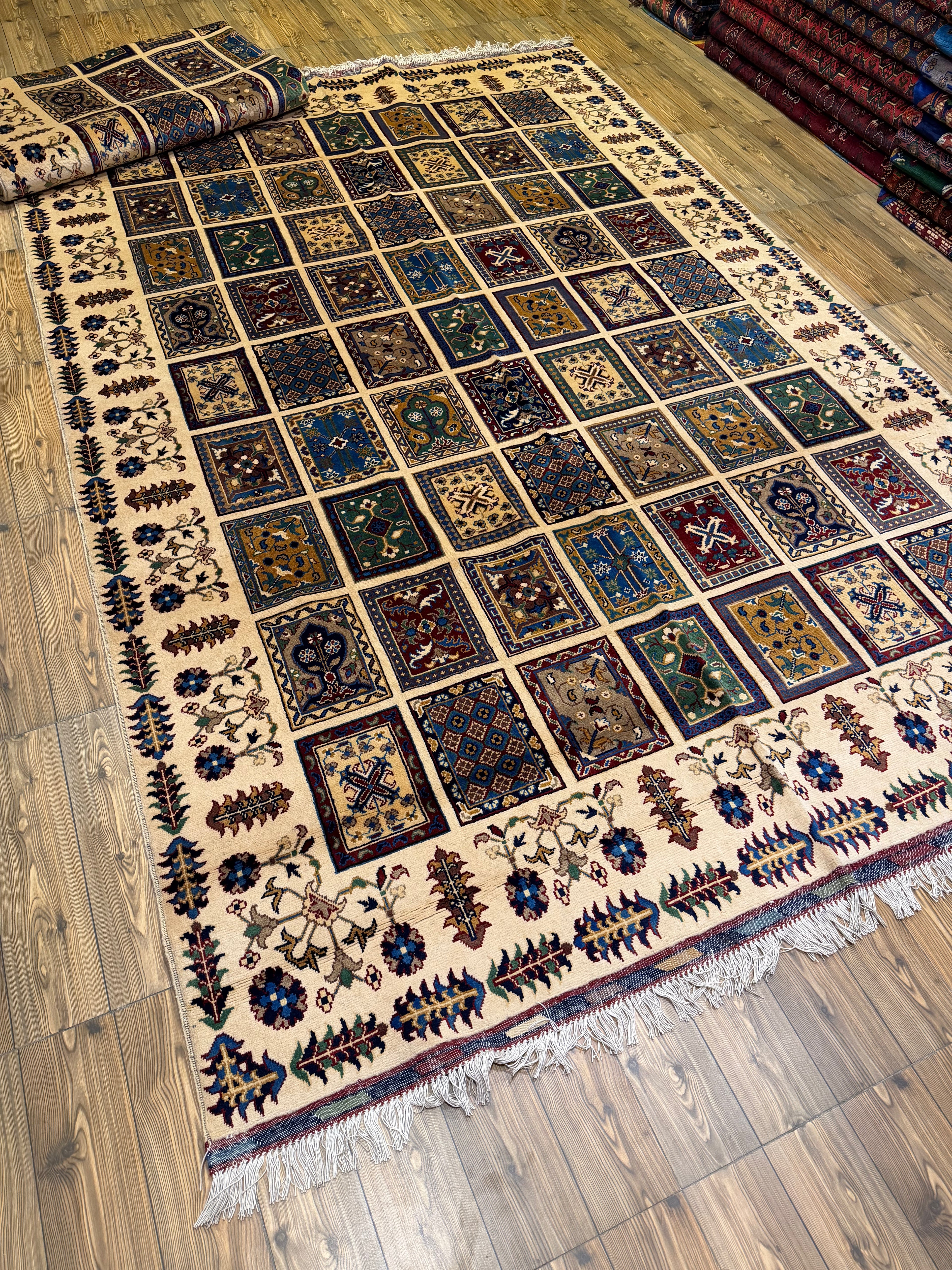 Luxury fine Afghan "Vollayati" Carpet