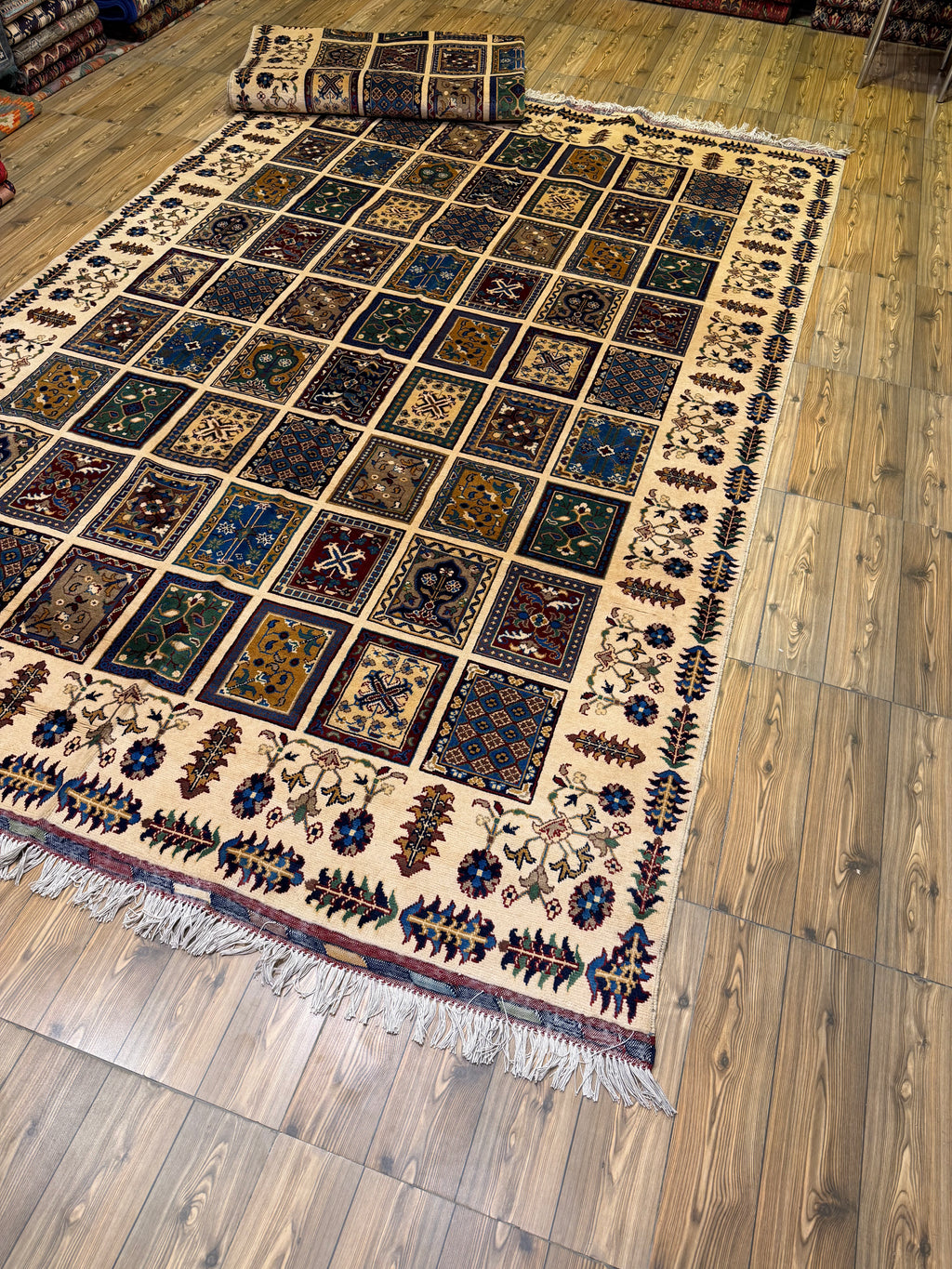 Luxury fine Afghan "Vollayati" Carpet