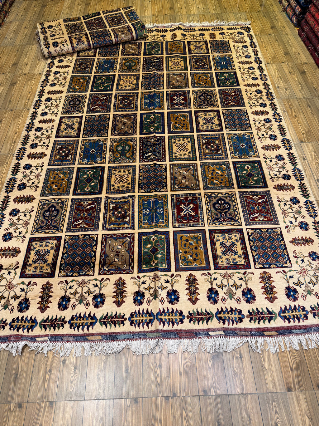 Luxury fine Afghan "Vollayati" Carpet