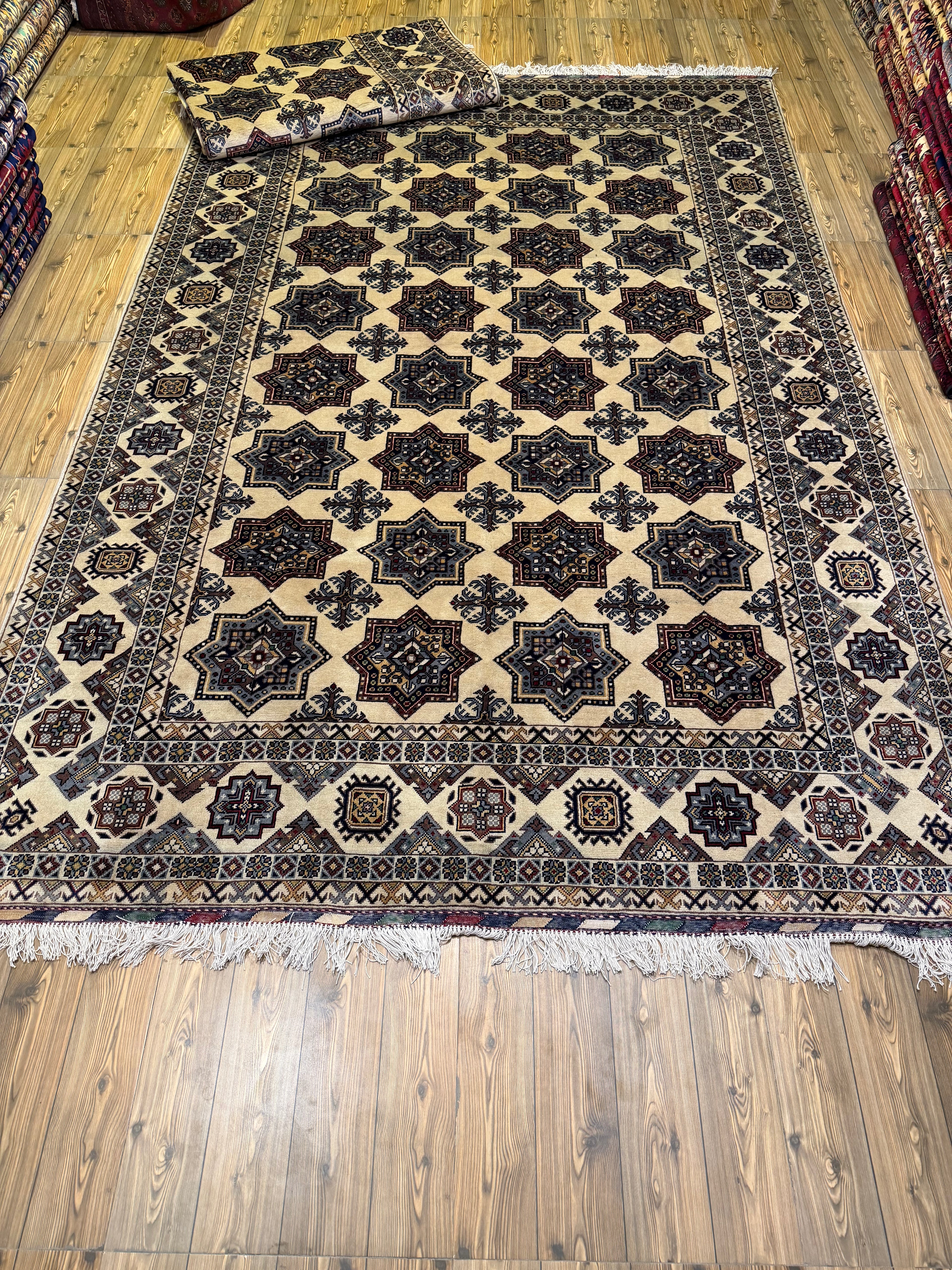 Luxury fine Afghan "Vollayati" Carpet