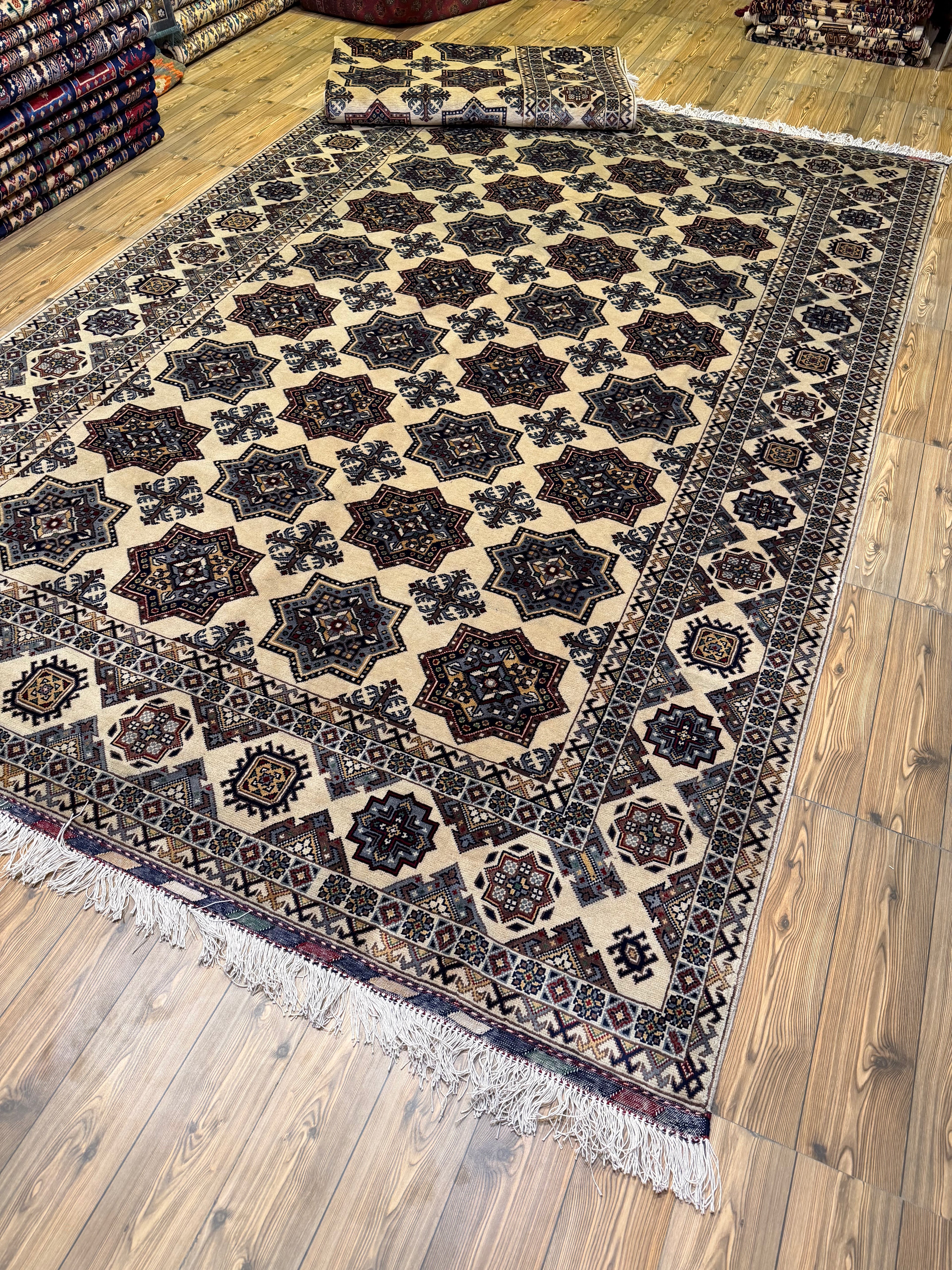 Luxury fine Afghan "Vollayati" Carpet