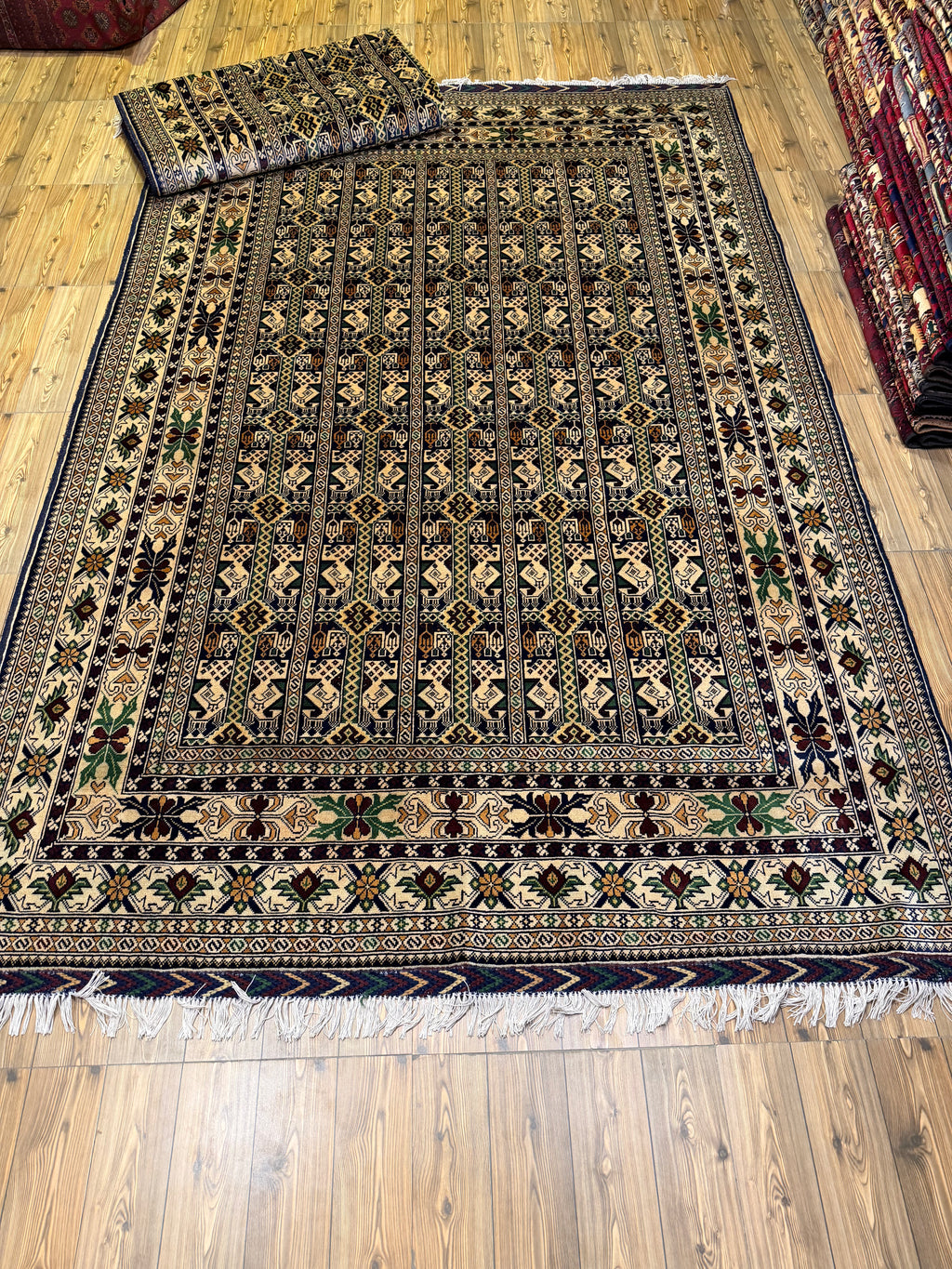Luxury fine Afghan "Vollayati" Carpet