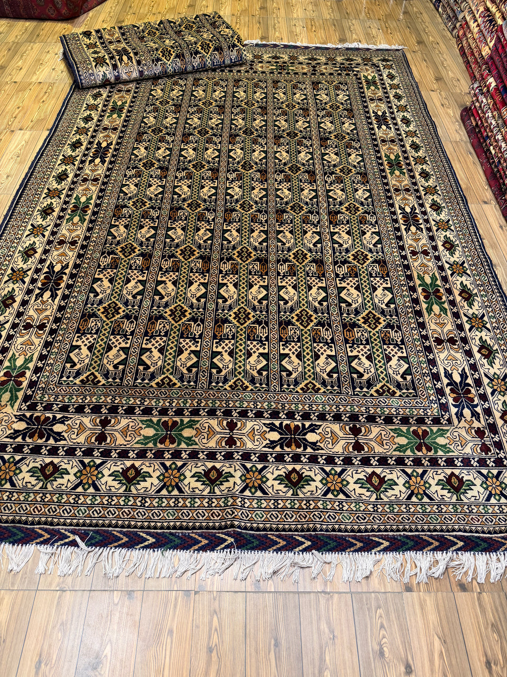 Luxury fine Afghan "Vollayati" Carpet