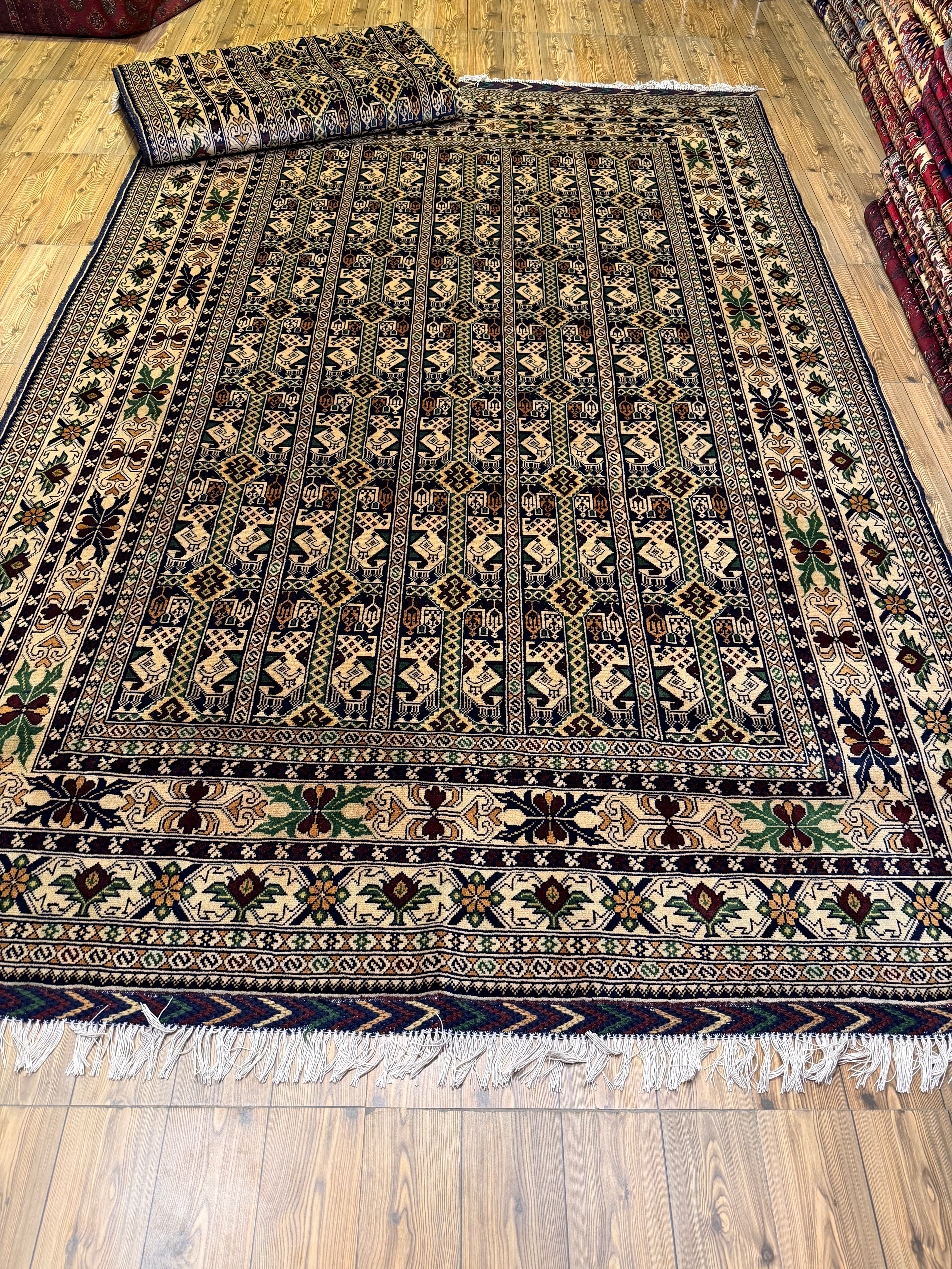 Luxury fine Afghan "Vollayati" Carpet