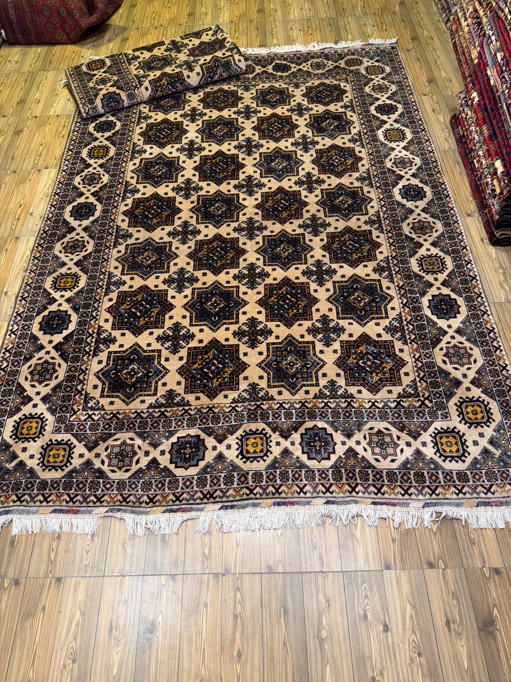 Luxury fine Afghan "Vollayati" Carpet