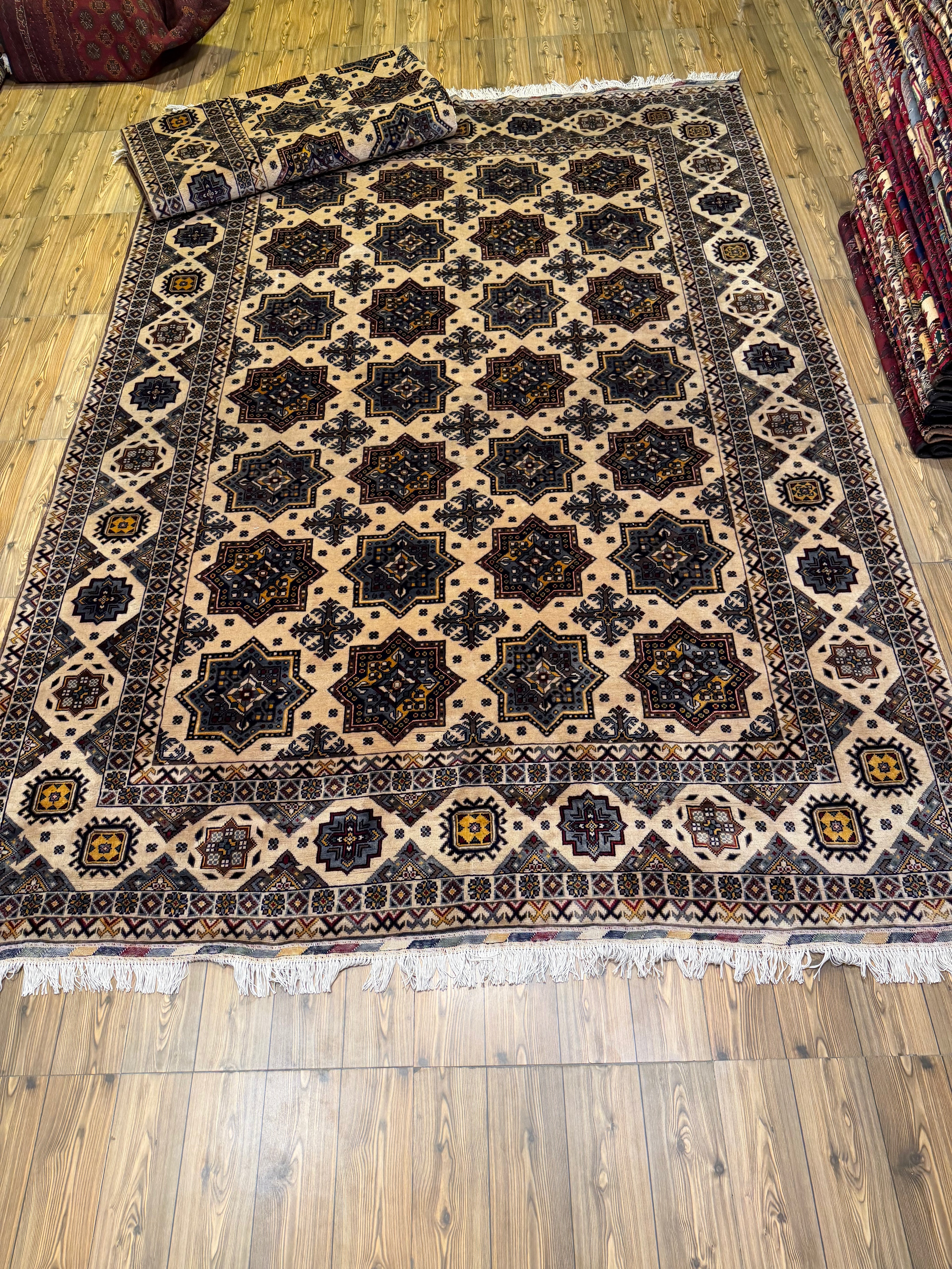 Luxury fine Afghan "Vollayati" Carpet