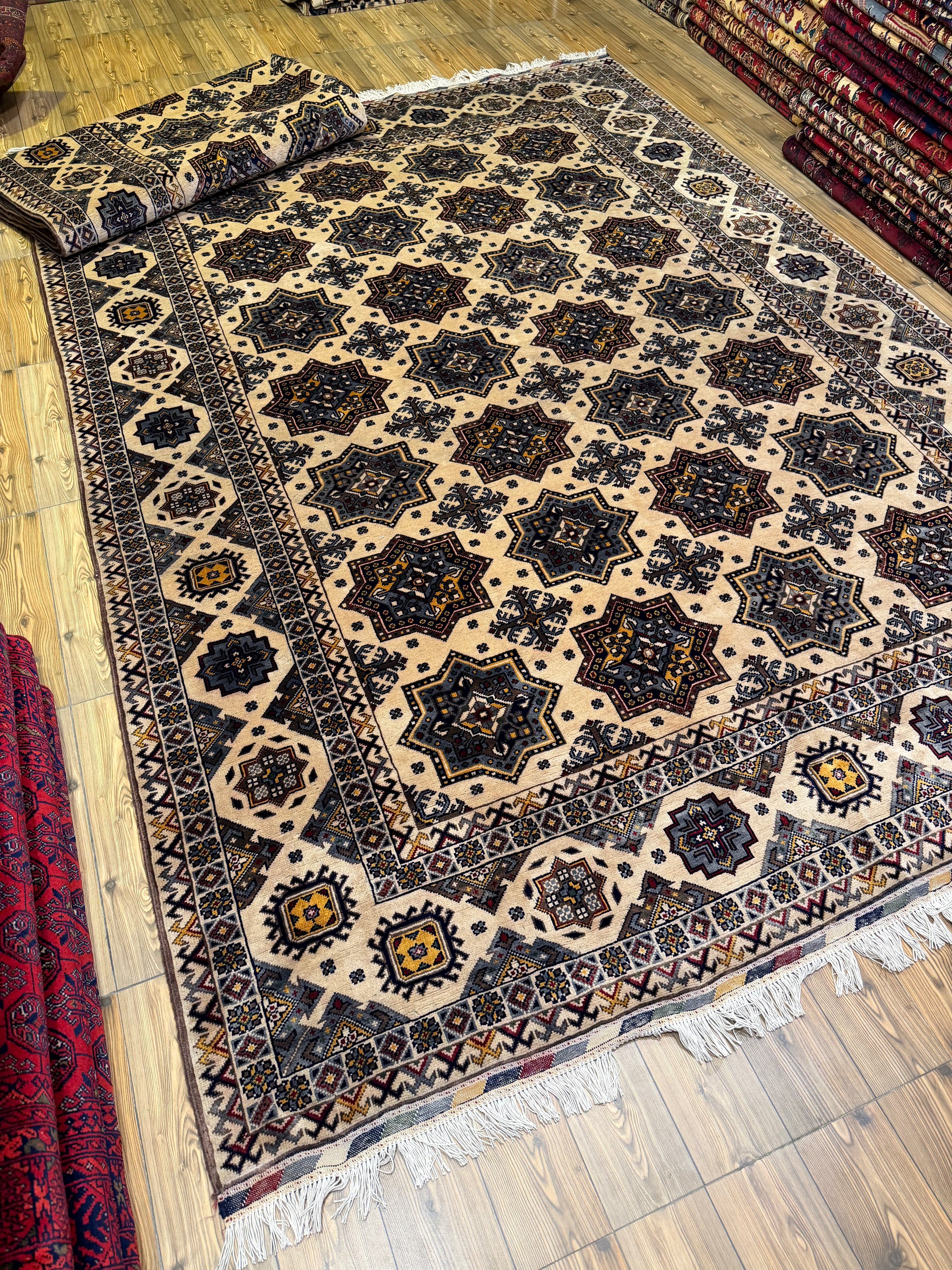 Luxury fine Afghan "Vollayati" Carpet