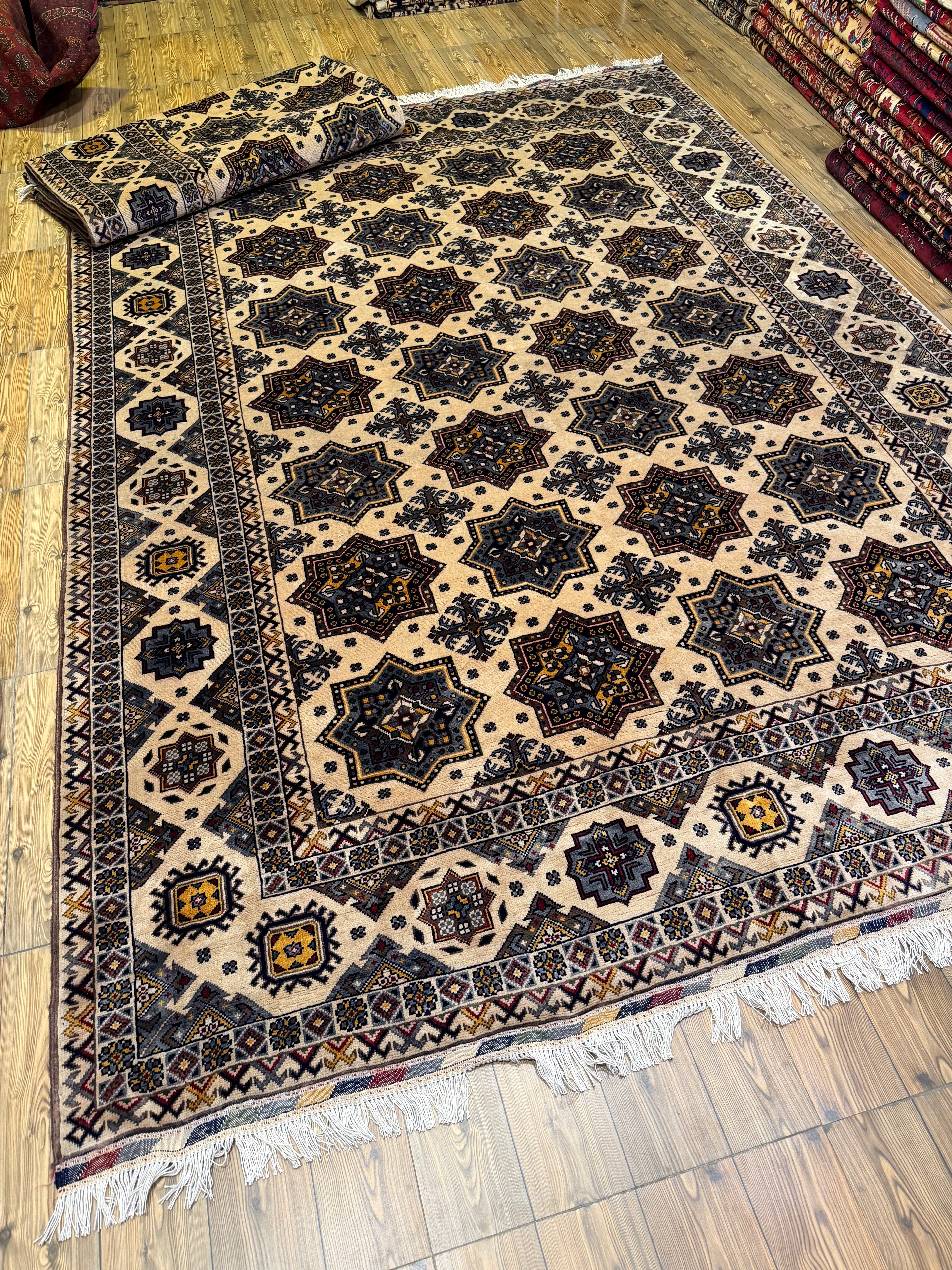 Luxury fine Afghan "Vollayati" Carpet