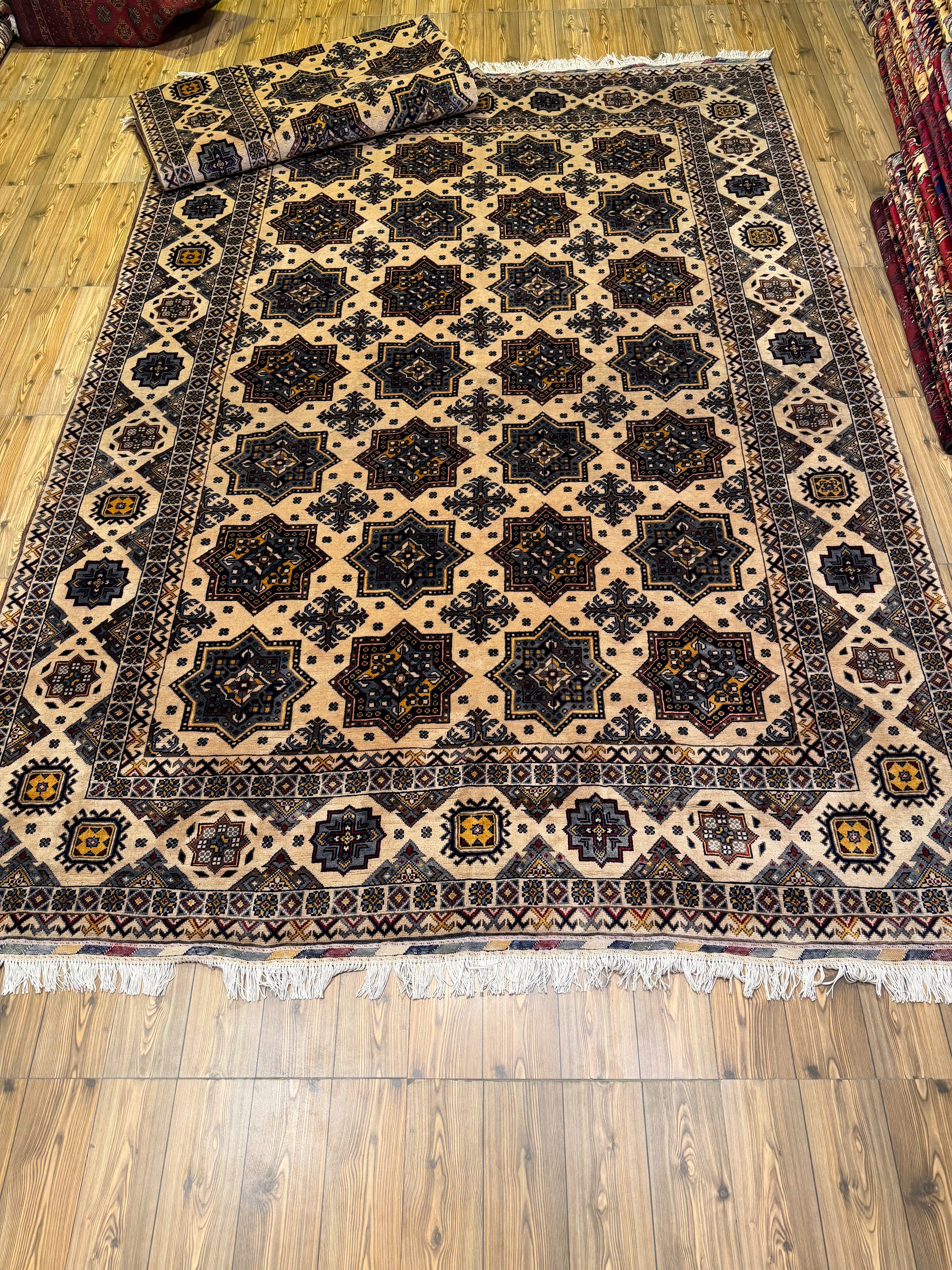 Luxury fine Afghan "Vollayati" Carpet