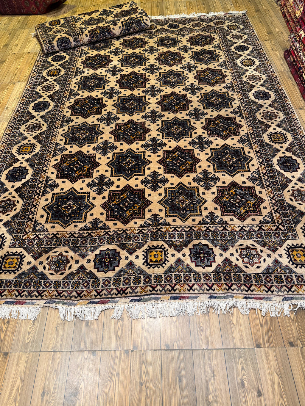 Luxury fine Afghan "Vollayati" Carpet