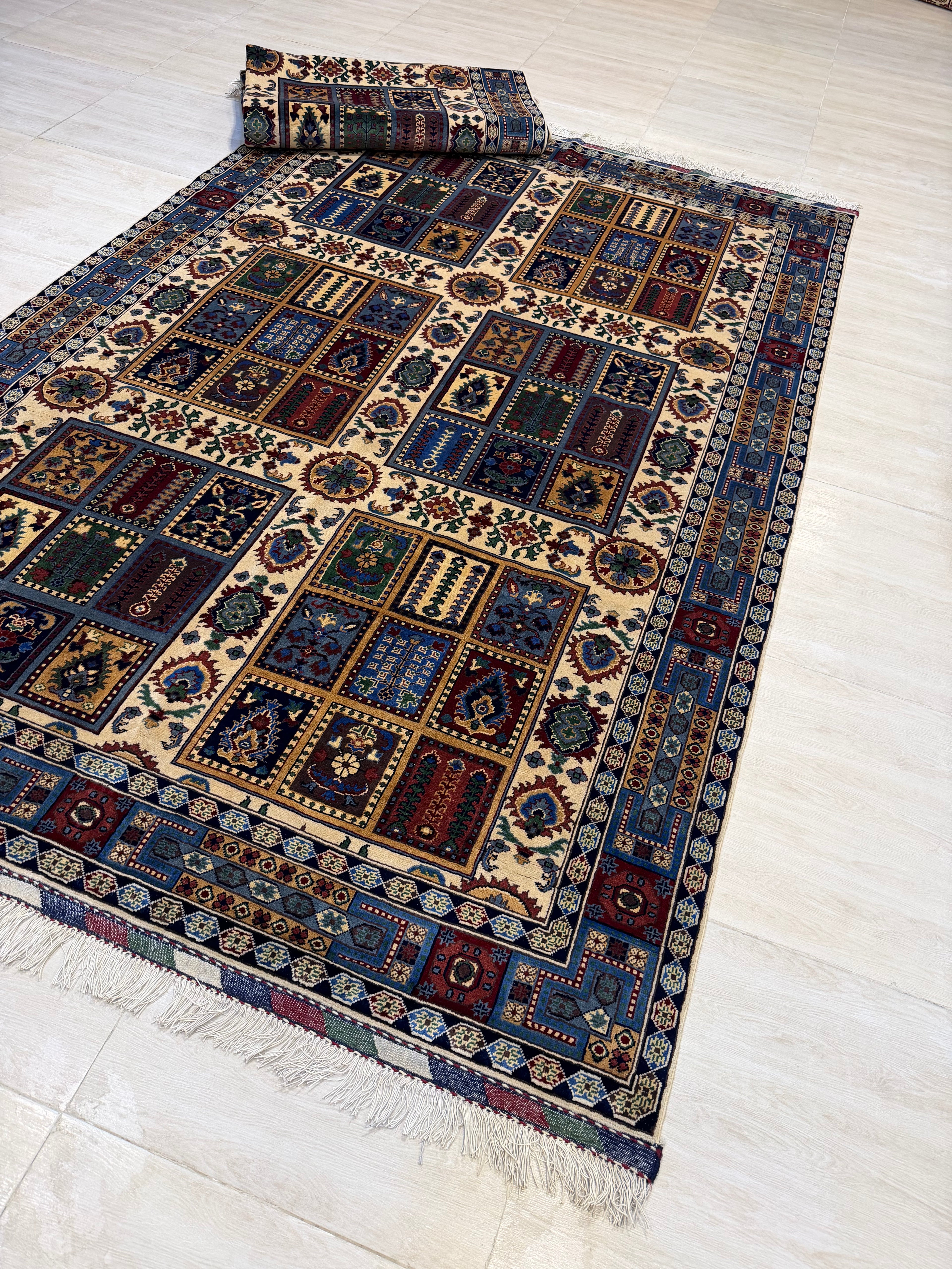Luxury fine Afghan "Vollayati" Carpet