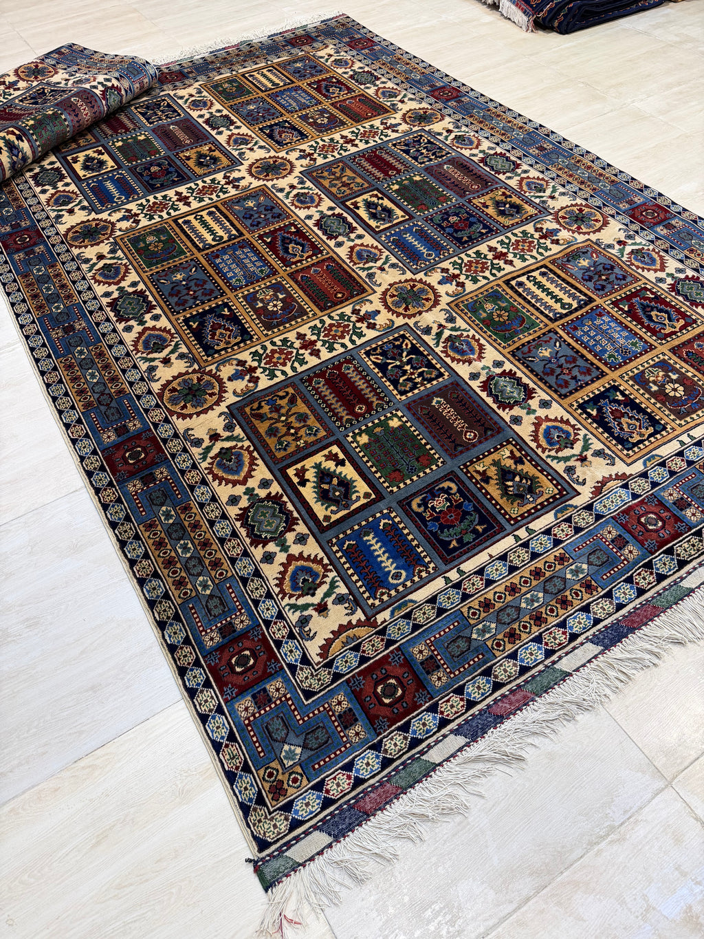 Luxury fine Afghan "Vollayati" Carpet